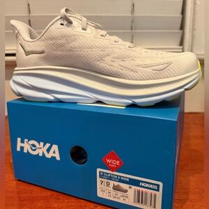 Brand new Hoka Women's Clifton 9 White